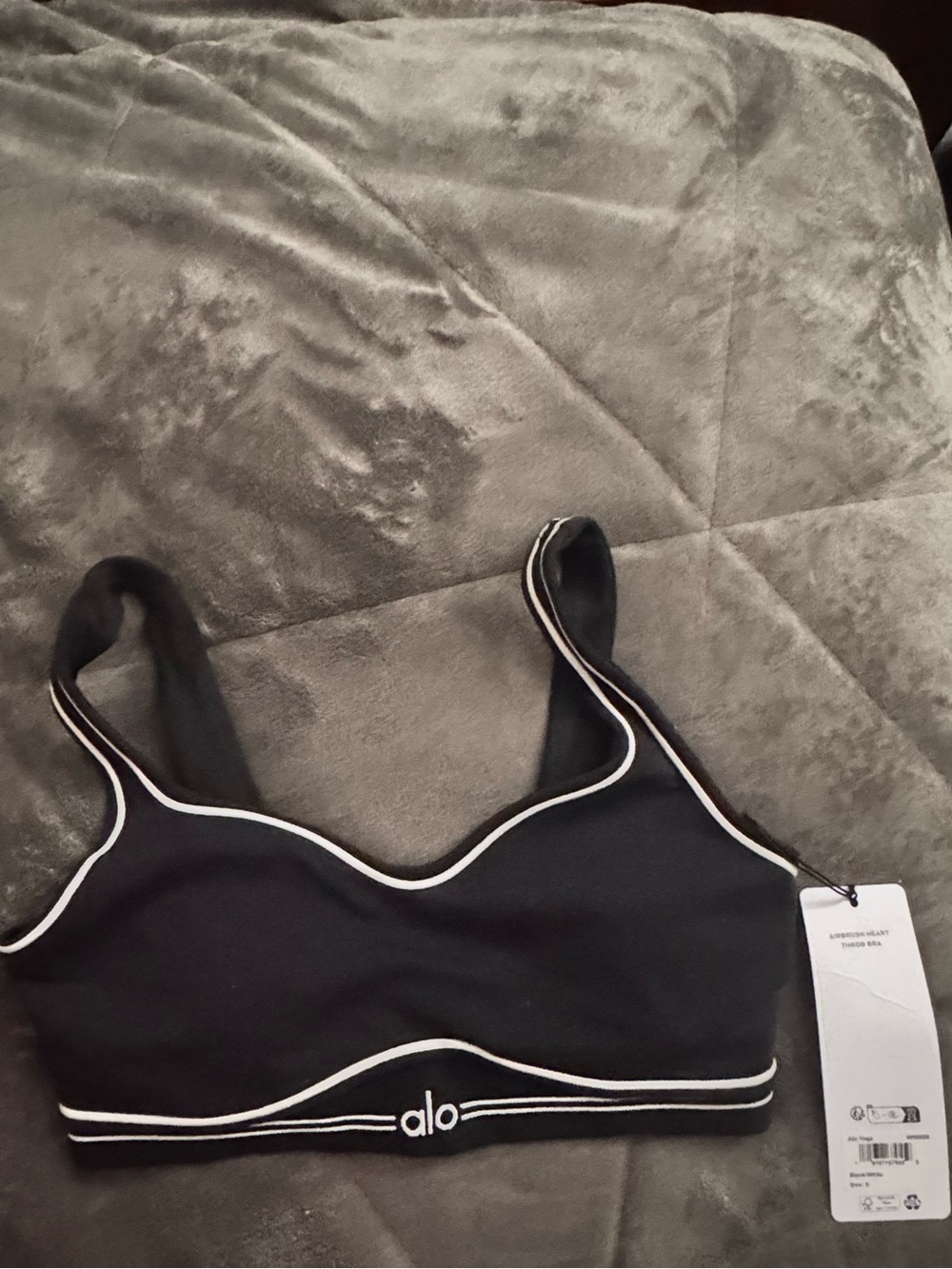 ALO Yoga Airbrush Heart Throb Bra